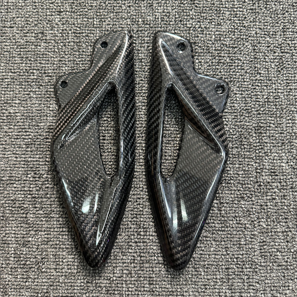 For Triumph Street Triple 660  - Crepe Pan Carbon reseña y precio
